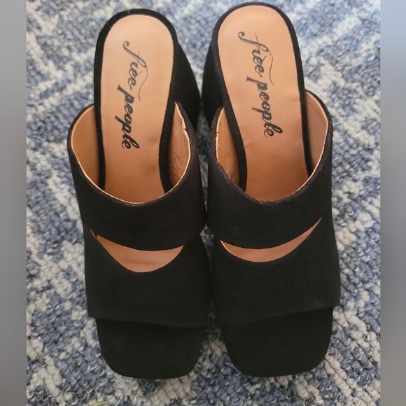 NEW FREE PEOPLE SUEDE BLACK PLATFORM 'Love Is Everywhere' - Picture 8 of 11
